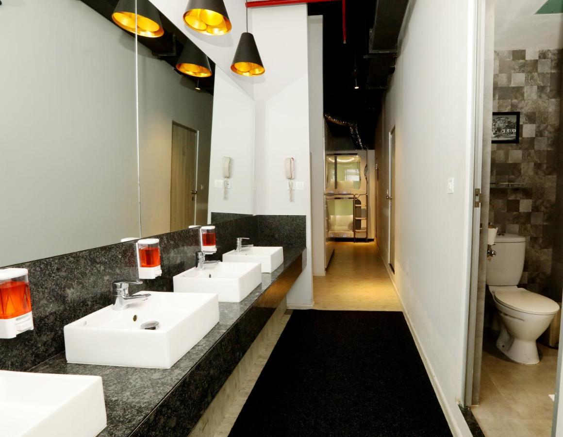 Urbanpod Hotel Мумбай Екстериор снимка