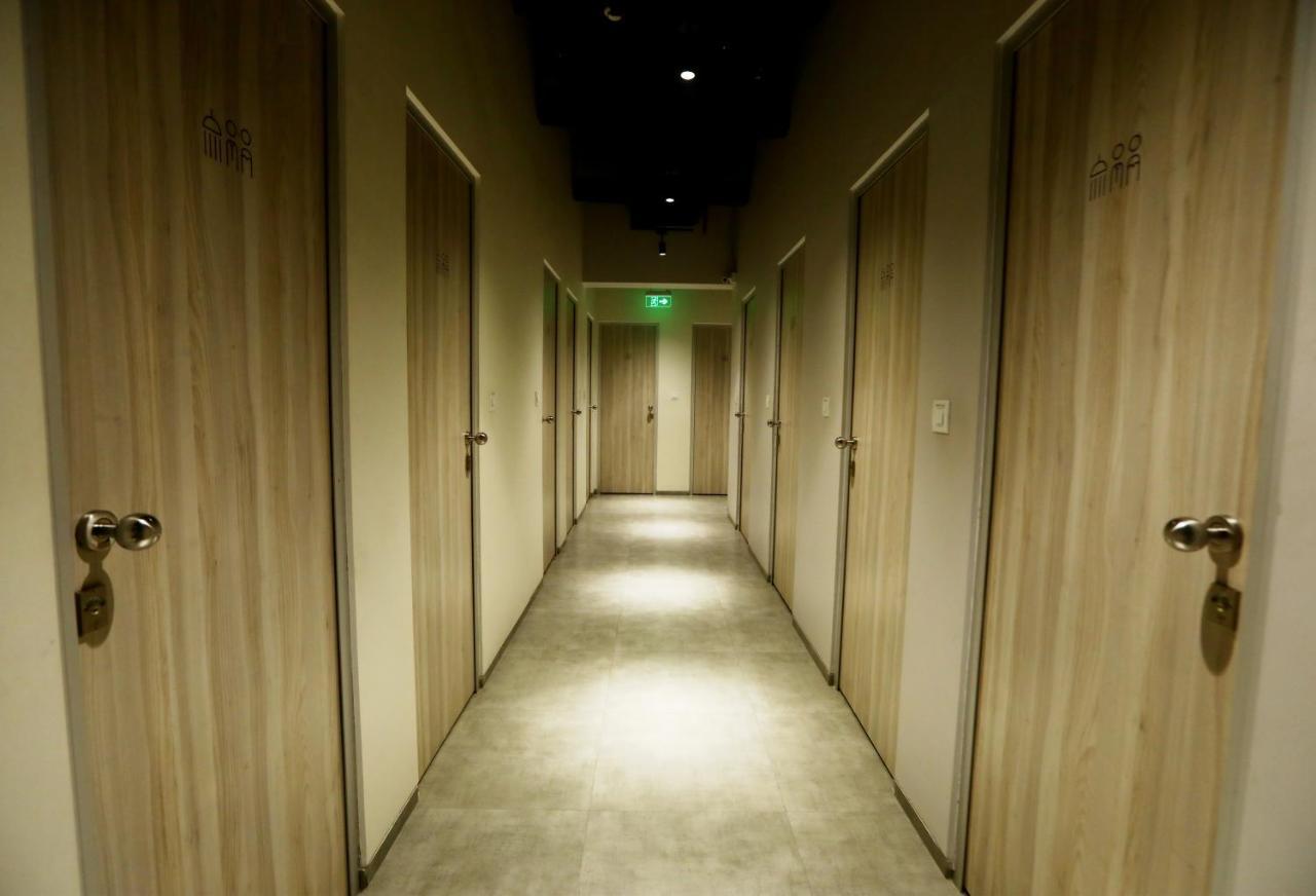 Urbanpod Hotel Мумбай Екстериор снимка