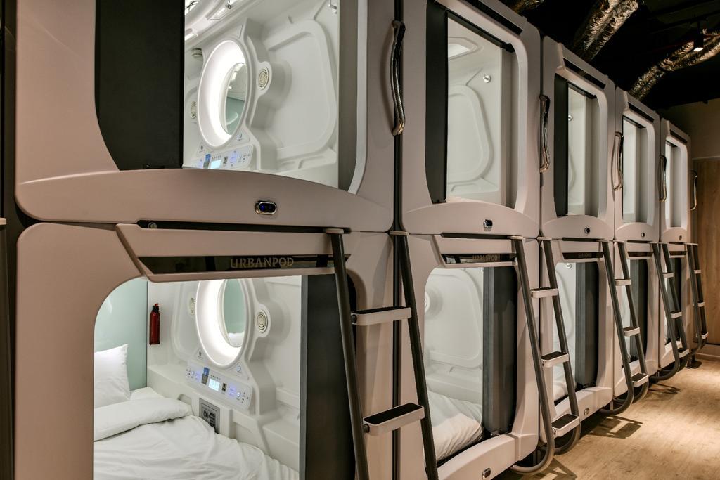 Urbanpod Hotel Мумбай Екстериор снимка
